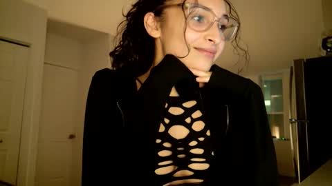 Avaia online show from February 20, 2026, 3:03 am