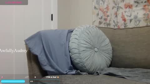 Snapshot of awfullyaudrey chatting on February 12, 2025, 5:58 am AudreySins online show from February 12, 2025, 5:58 am