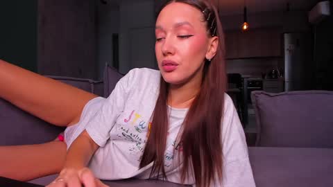 Awgustina online show from December 16, 2024, 9:24 am