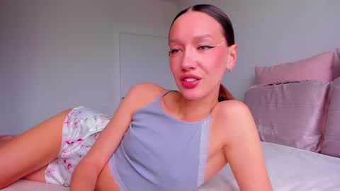 Awgustina online show from July 2, 2026, 7:58 am