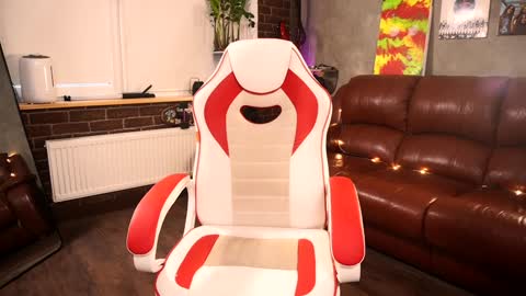 Snapshot of awondrr chatting on January 25, 2025, 10:51 am Alice online show from January 25, 2025, 10:51 am