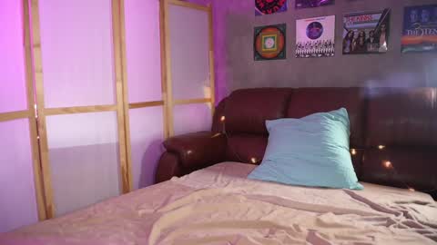 Snapshot of awondrr chatting on April 17, 2026, 10:07 am Alice online show from April 17, 2026, 10:07 am