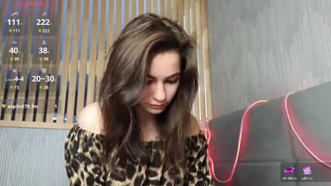 Snapshot of aww_burn chatting on February 12, 2025, 4:12 am Tris online show from February 12, 2025, 4:12 am