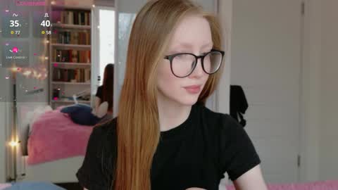 Snapshot of awwrora chatting on April 20, 2026, 11:24 am Aurora online show from April 20, 2026, 11:24 am