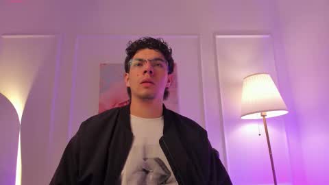 Yooung King  online show from February 15, 2026, 11:30 am