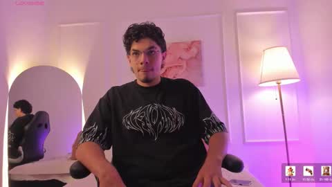 Yooung King  online show from February 22, 2026, 2:45 am