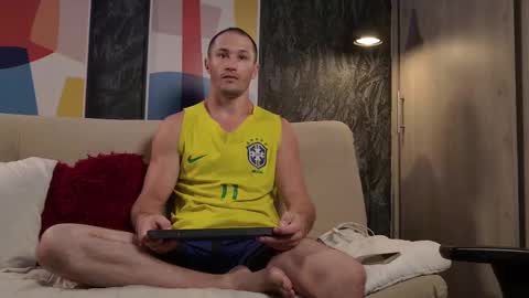 Axel Fairchaild online show from November 18, 2025, 12:42 pm