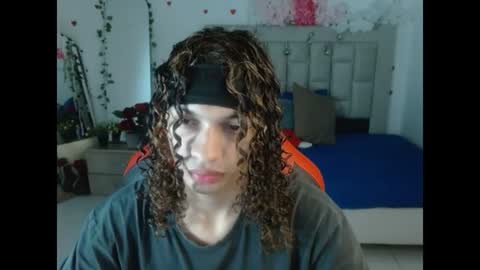 Axel online show from June 19, 2026, 12:59 am
