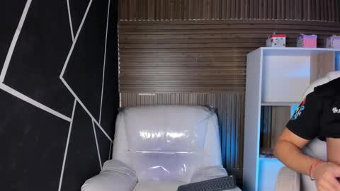 axel_grey_ online show from September 22, 2025, 12:51 pm