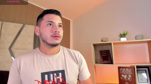 axel_grey_ online show from April 10, 2026, 12:43 pm