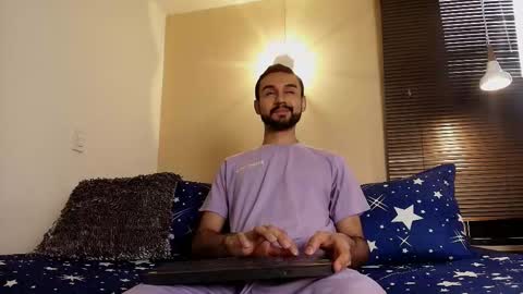 Axel Moon online show from November 12, 2025, 8:19 pm