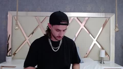 Axel  online show from May 30, 2026, 2:52 am