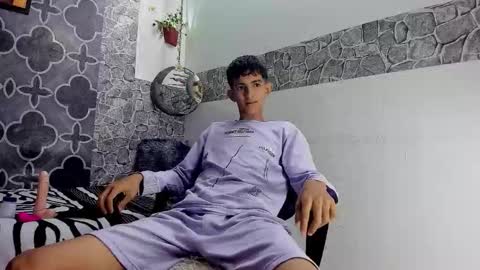 axel_strongx18 online show from February 6, 2026, 2:31 pm