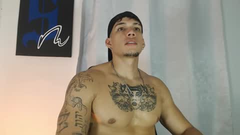 INDEPENDENT MODEL  online show from January 31, 2025, 7:51 pm