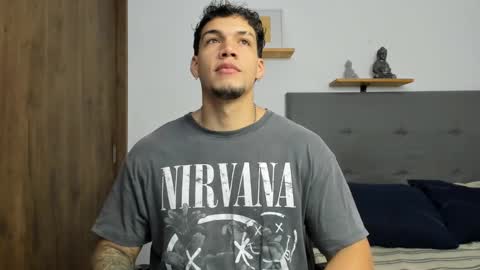 INDEPENDENT MODEL  online show from October 5, 2025, 5:50 am