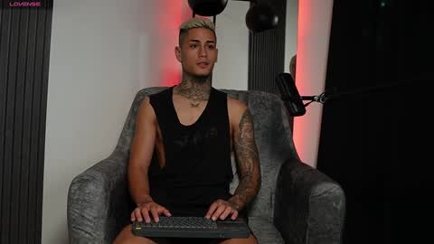 Agustin online show from December 14, 2024, 12:01 am