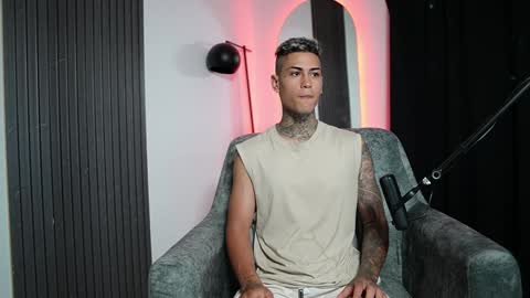 Agustin online show from February 4, 2025, 12:40 am