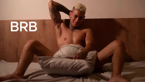 Agustin online show from October 22, 2025, 9:25 pm