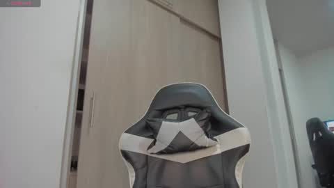Snapshot of axelblaze_1 chatting on June 18, 2026, 1:37 pm axelblaze_1 online show from June 18, 2026, 1:37 pm