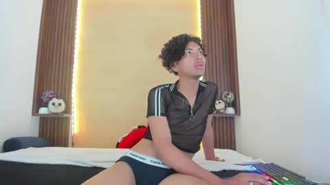 Snapshot of axelfox_ chatting on February 19, 2025, 4:44 pm axelfox_ online show from February 19, 2025, 4:44 pm