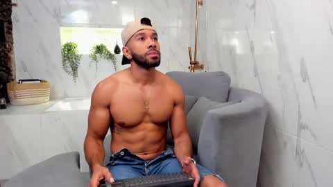 Snapshot of axelgowther_ chatting on February 17, 2025, 12:48 pm Axel Gowther online show from February 17, 2025, 12:48 pm