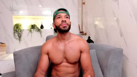 Snapshot of axelgowther_ chatting on February 25, 2025, 8:30 pm Axel Gowther online show from February 25, 2025, 8:30 pm