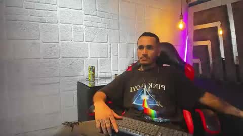 Axell Cross2 online show from March 22, 2026, 4:27 am