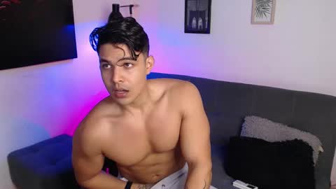 Snapshot of axell_dior chatting on November 21, 2025, 5:33 pm axell online show from November 21, 2025, 5:33 pm