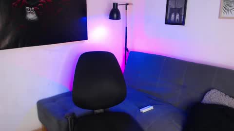 Snapshot of axell_dior chatting on November 29, 2025, 10:46 pm axell online show from November 29, 2025, 10:46 pm