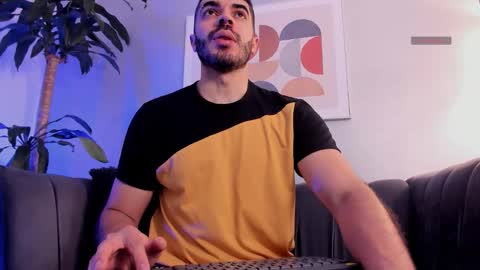 Axel Thompsom online show from December 2, 2025, 11:15 am