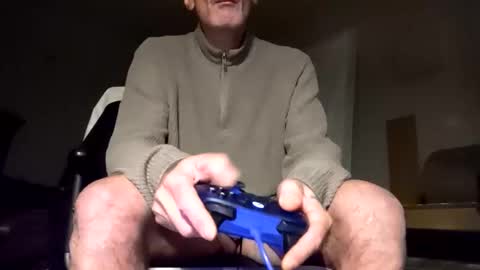 Snapshot of axion13 chatting on December 1, 2025, 3:17 pm axion13 online show from December 1, 2025, 3:17 pm