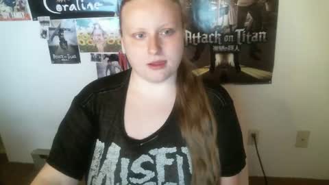Snapshot of axisgray chatting on July 27, 2026, 2:40 am Axis Gray online show from July 27, 2026, 2:40 am