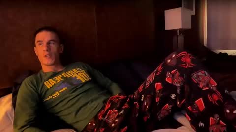 Axl online show from December 21, 2024, 1:42 pm