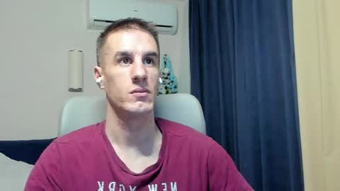 Snapshot of axl_fx chatting on January 19, 2026, 12:25 am Axl online show from January 19, 2026, 12:25 am