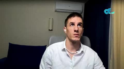 Snapshot of axl_fx chatting on February 19, 2026, 2:18 am Axl online show from February 19, 2026, 2:18 am