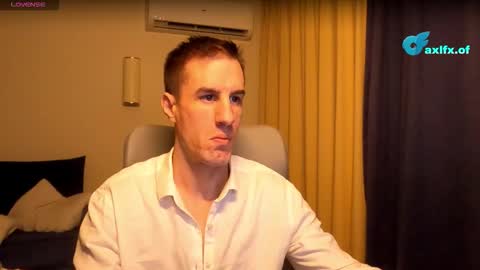 Snapshot of axl_fx chatting on February 25, 2026, 2:43 am Axl online show from February 25, 2026, 2:43 am