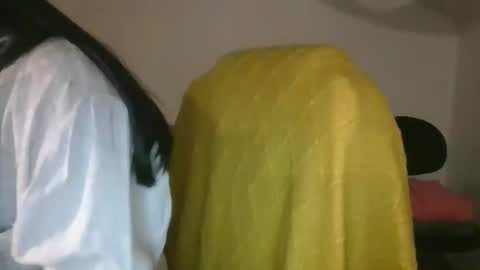 Snapshot of axuepetitt chatting on October 31, 2025, 7:59 pm axue online show from October 31, 2025, 7:59 pm