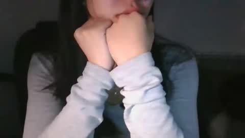 Snapshot of axuepetitt chatting on November 26, 2025, 10:33 pm axue online show from November 26, 2025, 10:33 pm