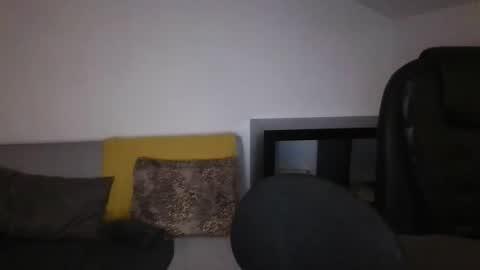 Snapshot of axuepetitt chatting on April 27, 2026, 8:51 pm axue online show from April 27, 2026, 8:51 pm