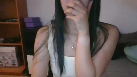 Snapshot of axuepetitt chatting on May 31, 2026, 7:26 pm axue online show from May 31, 2026, 7:26 pm