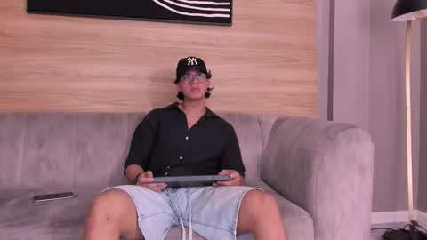 Snapshot of axxel_body chatting on March 30, 2026, 9:05 pm Axxel online show from March 30, 2026, 9:05 pm