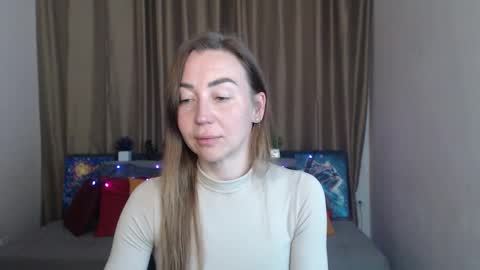 Jully online show from March 10, 2025, 6:23 pm