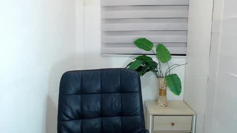 Snapshot of ayalvrs18 chatting on February 26, 2025, 10:26 am ayalvrs18 online show from February 26, 2025, 10:26 am