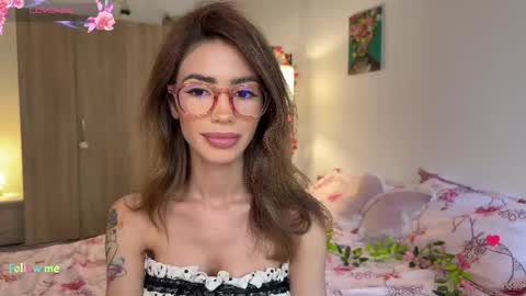 Alya online show from April 18, 2026, 3:27 pm