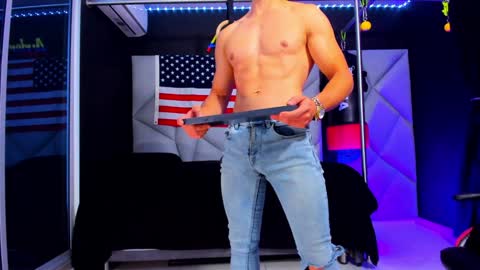 Snapshot of aydenmillerdom chatting on January 30, 2025, 6:13 am Ayden Miller online show from January 30, 2025, 6:13 am