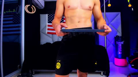 Snapshot of aydenmillerdom chatting on February 5, 2025, 4:58 pm Ayden Miller online show from February 5, 2025, 4:58 pm