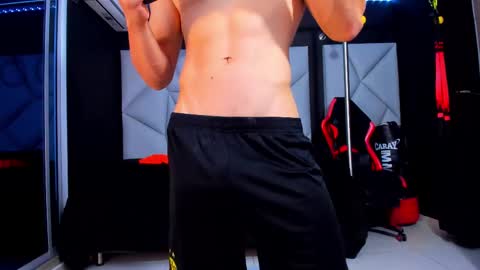 Snapshot of aydenmillerdom chatting on February 24, 2025, 1:10 pm Ayden Miller online show from February 24, 2025, 1:10 pm