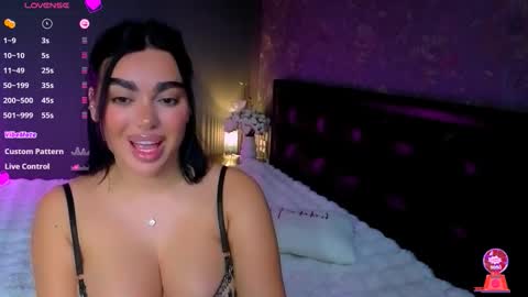 Snapshot of ayla_demir chatting on November 11, 2025, 10:54 pm Ayla Demir online show from November 11, 2025, 10:54 pm