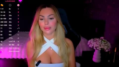  Ayla Demir  online show from April 16, 2026, 9:39 pm