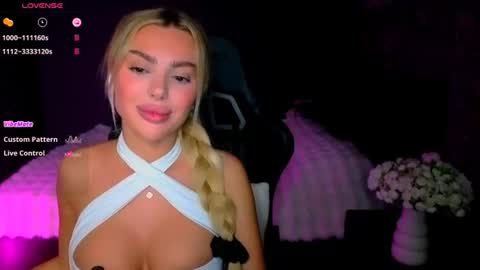  Ayla Demir  online show from June 28, 2026, 8:15 pm